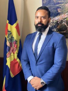 Fato ou fake? Advogado explica relação entre igreja e Receita Federal