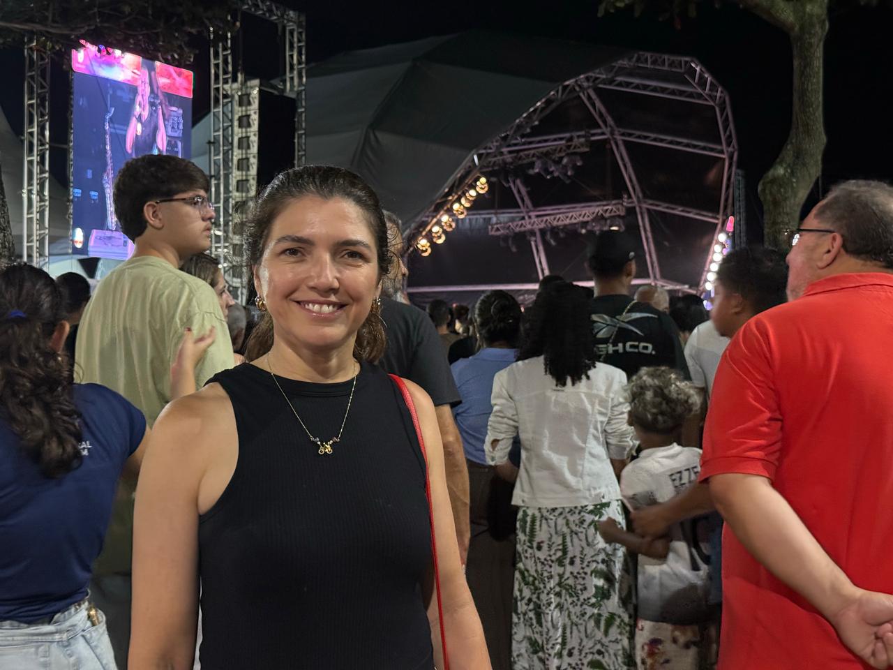 Projeto Sola e Eli Soares unem público no Jesus Vida Verão