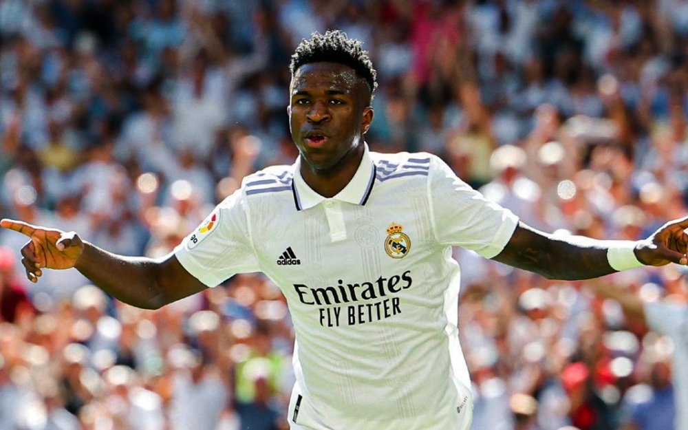 Chelsea busca contratar Vinicius Júnior do Real Madrid por R$ 1 bilhão.