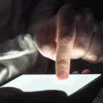 Estudo revela aumento de conteúdos falsos gerados por inteligência artificial no Brasil.