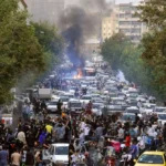 Ativistas denunciam repressão brutal no Irã com milhares de mortos em protestos.