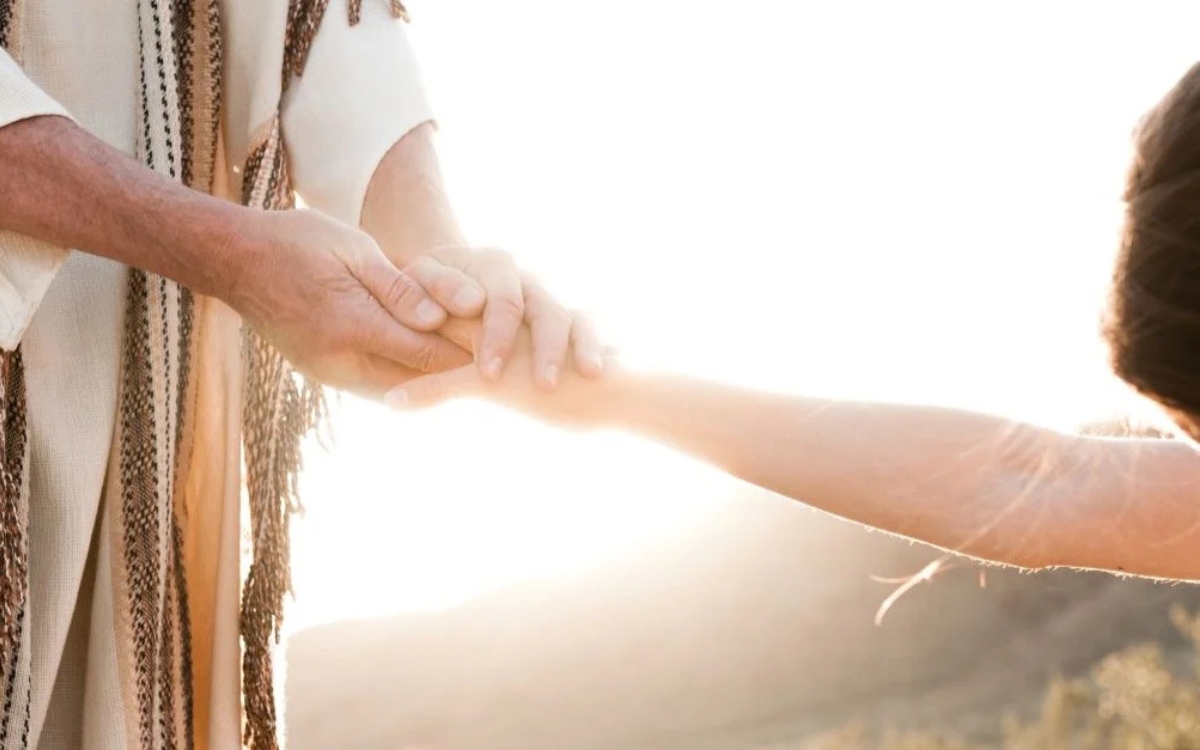 4 important lessons about the woman who touched Jesus' garment