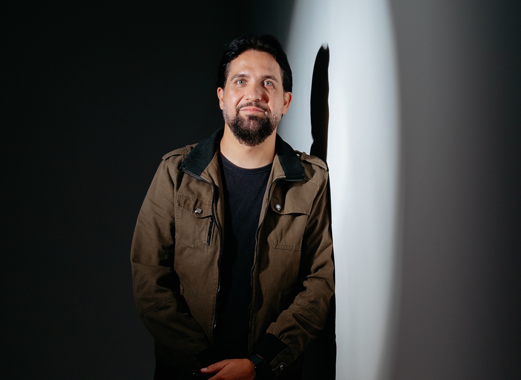 Song about grace marks a new phase for Gabriel Simões