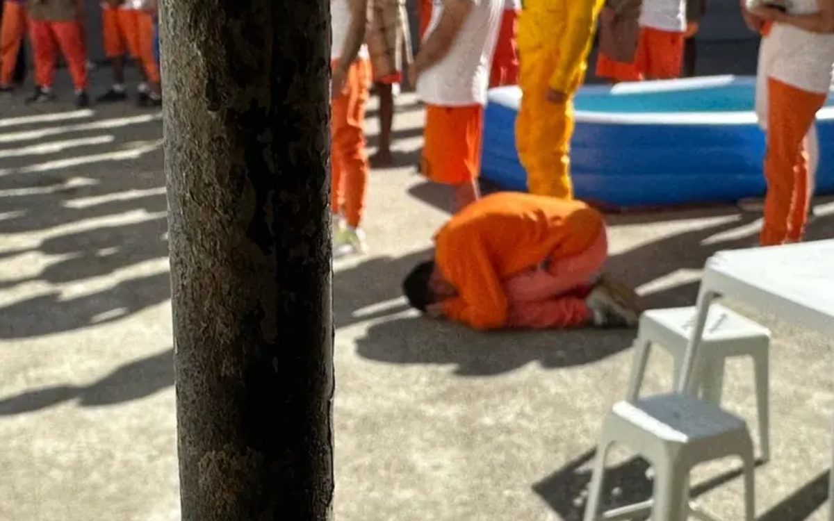 Dozens of inmates are baptized in a prison in PR