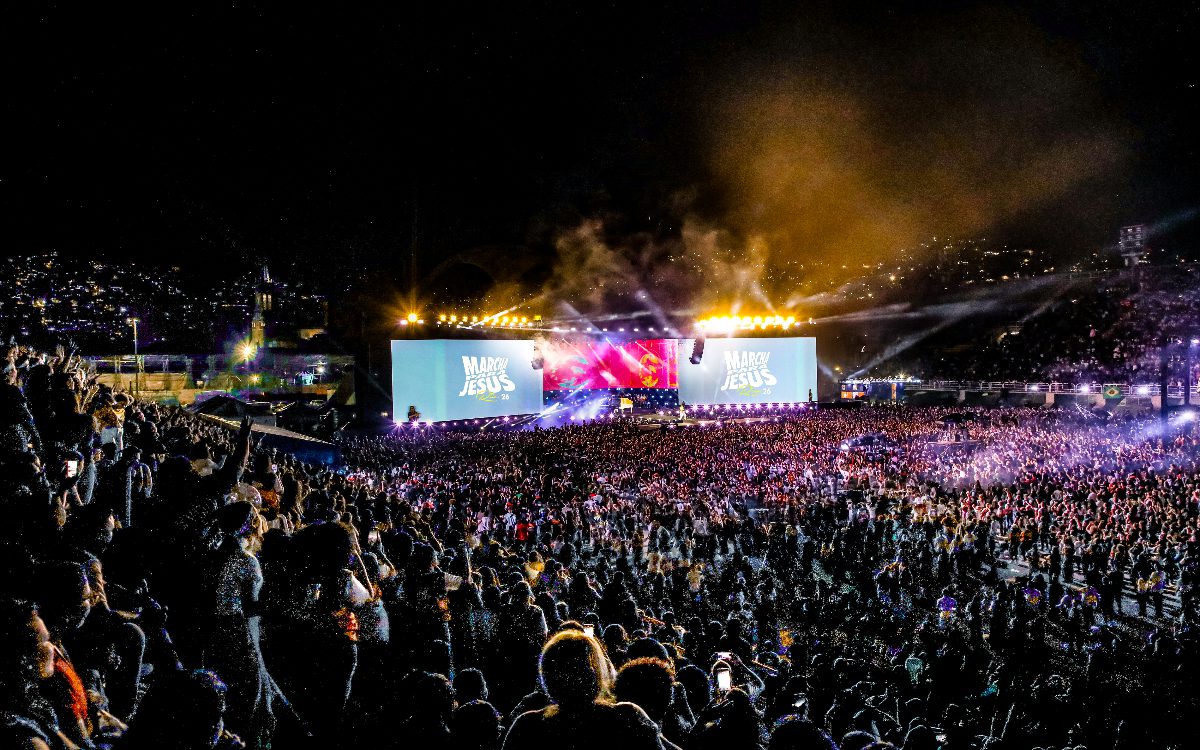 More than 350,000 people participate in the March for Jesus in RJ.