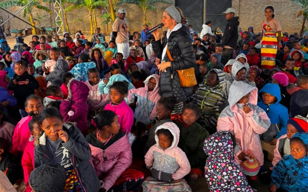 Missionary action delivers thousands of warm clothes to children in Madagascar