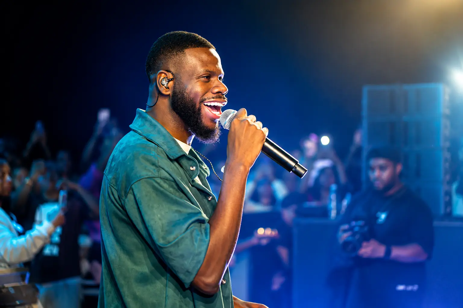 "Those who stay in the shallow end miss out on the best," says Samuel Eleotério as he releases a single.