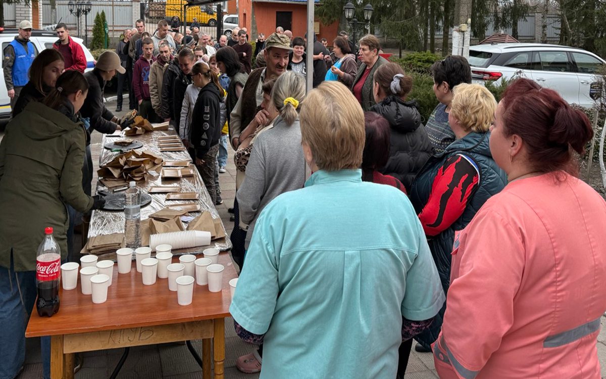 Pizzas and hope: mission reaches war victims in Ukraine