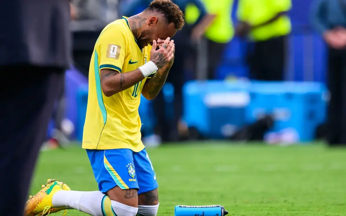 Jogador Neymar chora e ora após eliminação do Brasil na Copa 2026