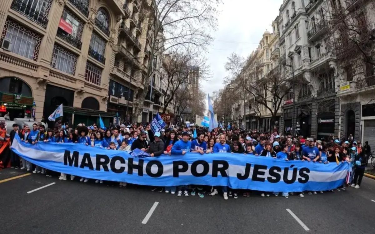 March for Jesus gathers crowds in Buenos Aires