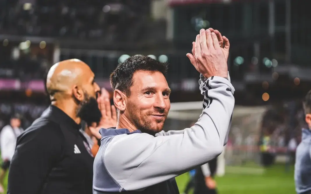 Messi doa 80 mil euros na Espanha