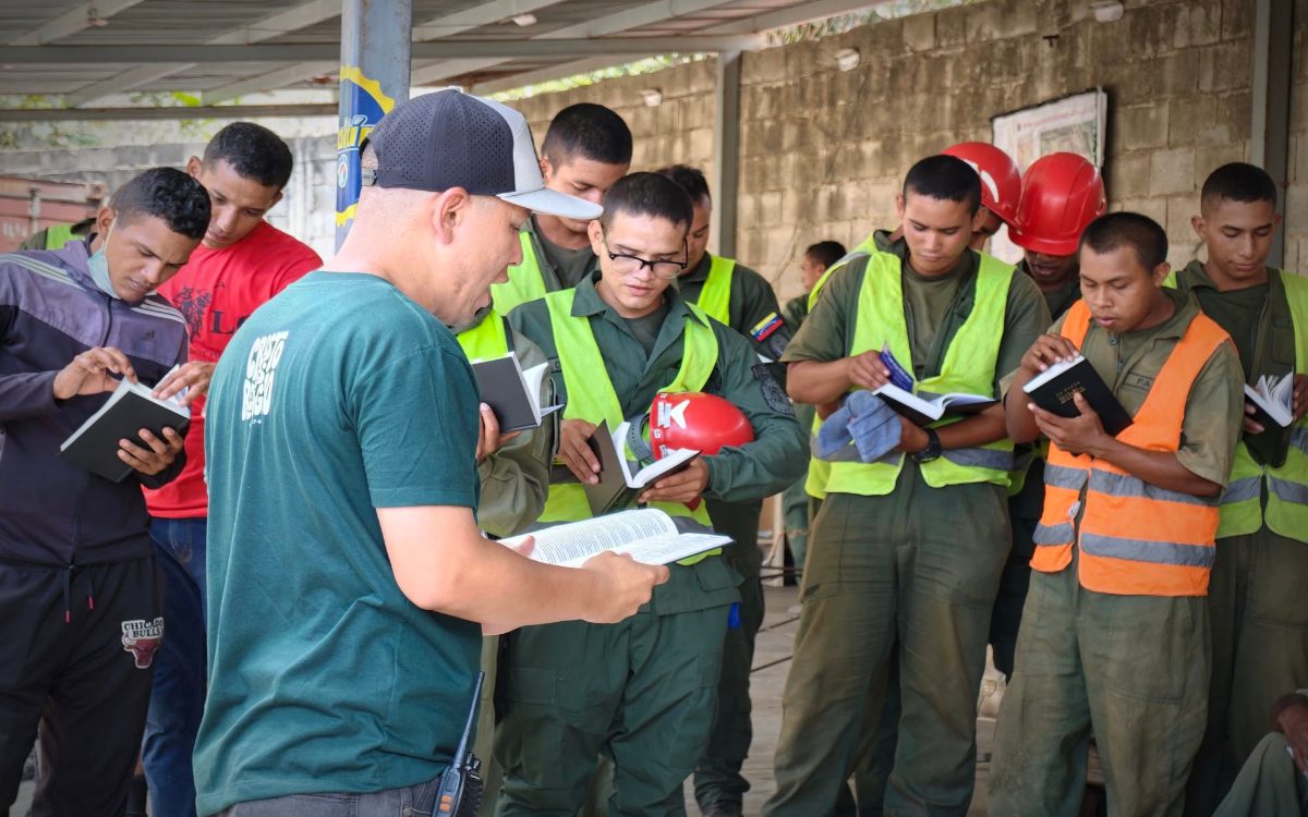 After the earthquake, Venezuelans are thirsty for the Word.