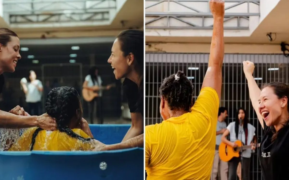 Dozens of women are baptized in a prison in Goiás.