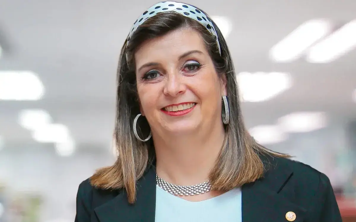 A Maternidade de Maria: Pilar da Fé Cristã e da Comunidade Eclesial
