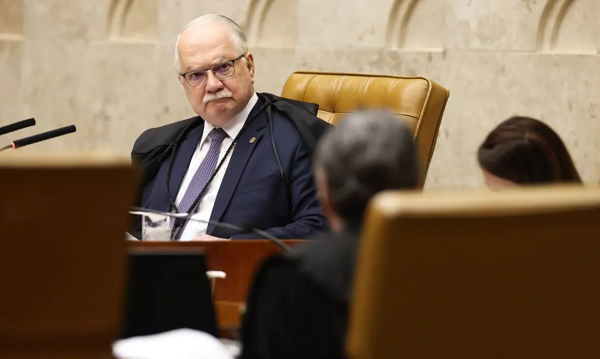 Fachin desmarca julgamento sobre Mendonça