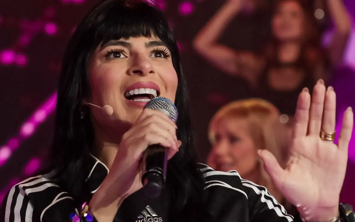 Fernanda Brum makes an appeal to accept Jesus live on SBT