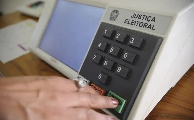 Pesquisa Avaaz aponta abstenção por solidão e exaustão