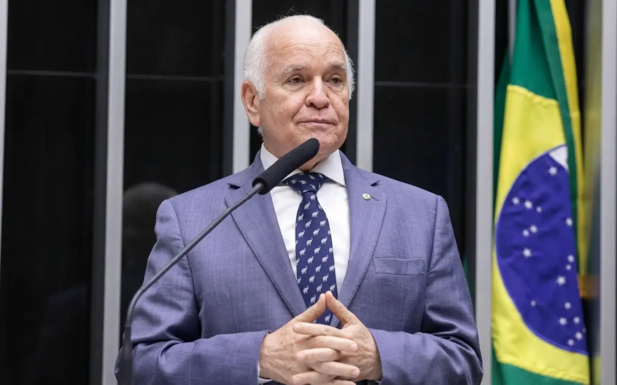 Bancada evangélica enfrenta reconfiguração após derrotas de líderes históricos