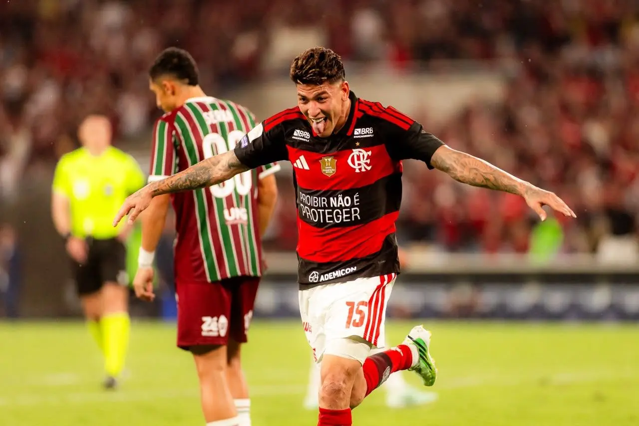 Carrascal brilha e garante vitória do Flamengo sobre o Fluminense