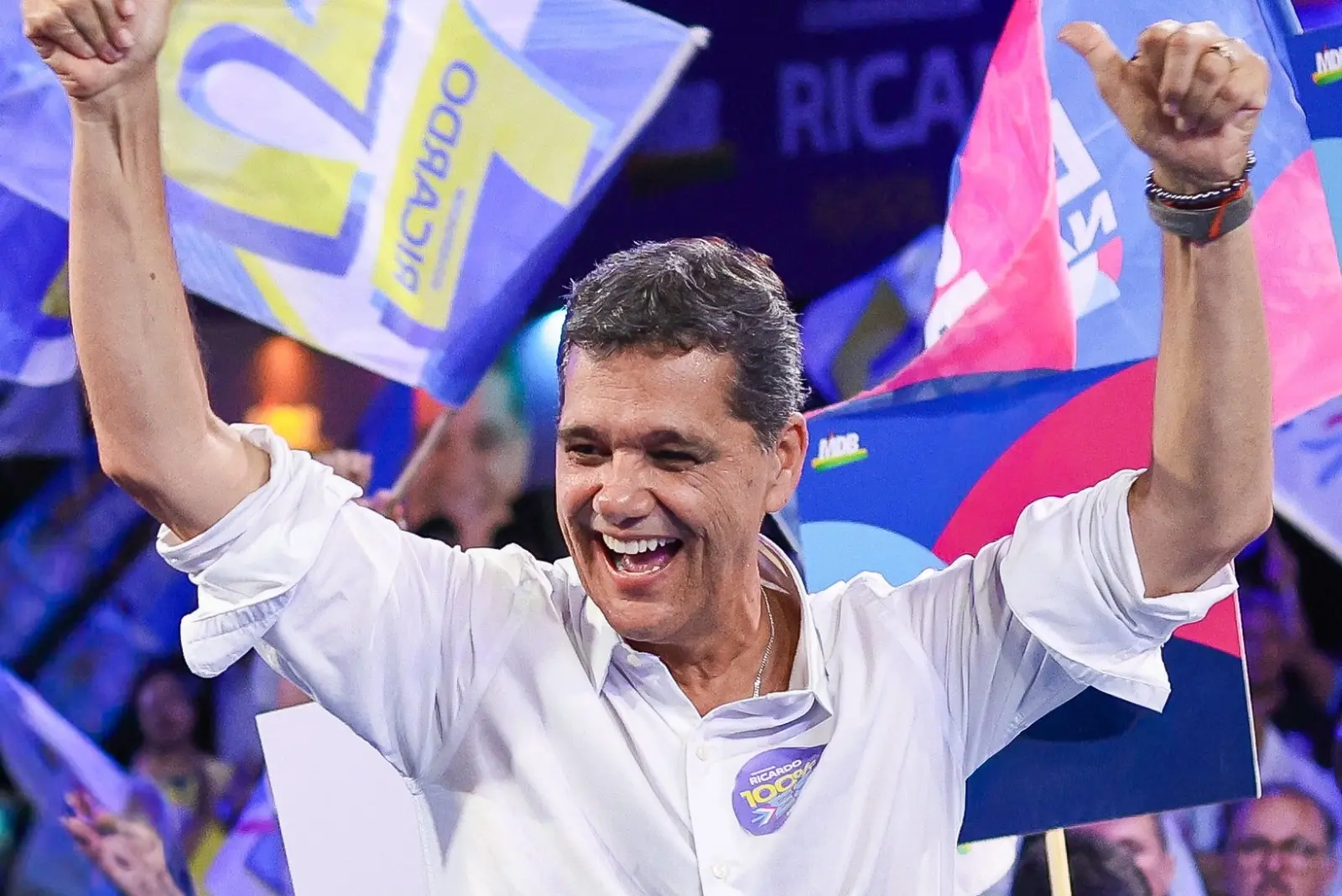 Ricardo Ferraço se Destaca em Pesquisa Eleitoral no Espírito Santo