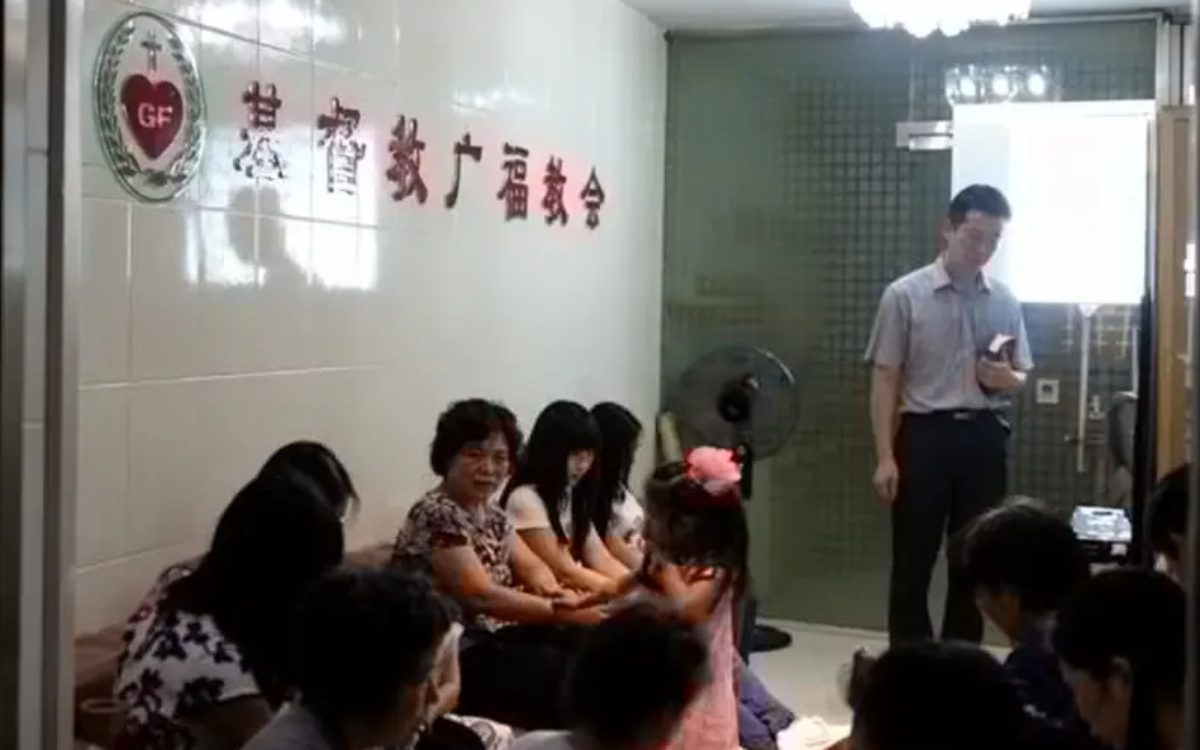 Polícia Chinesa Interrompe Distribuição de Materiais Evangelísticos em Guangzhou