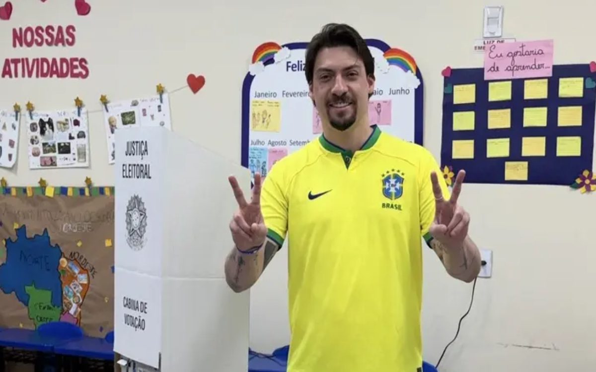Jair Renan Bolsonaro conquista cadeira na Câmara dos Deputados por Santa Catarina